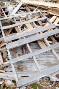 Making a pallet wall for the mudroom