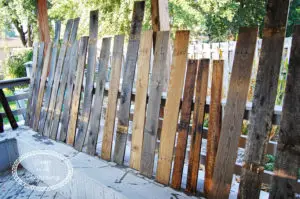 Step by step how to make a pallet wall for your mudroom